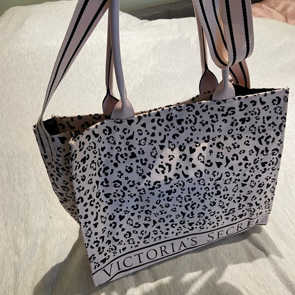 Tote - Picture 4 of 4